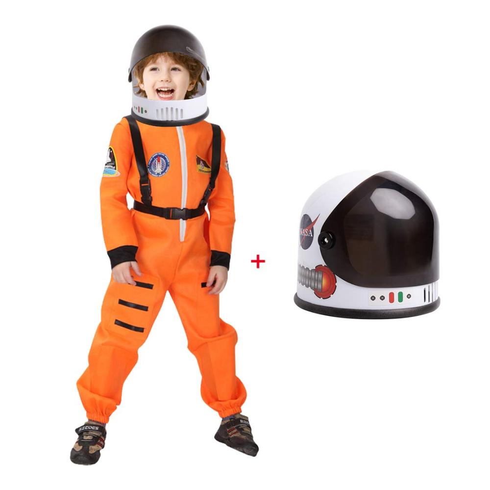 Orangefarbenes Kostüm mit Helm
